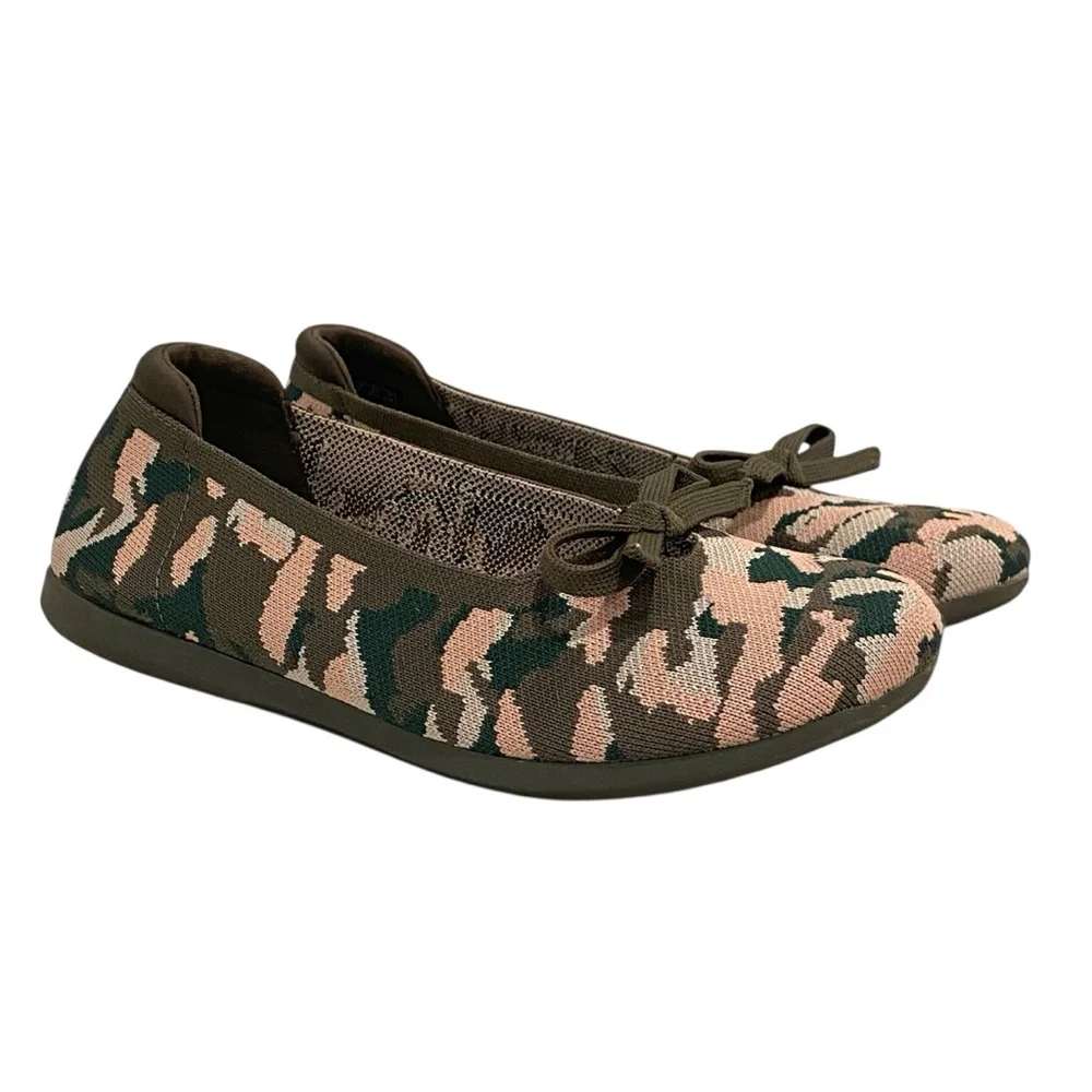 Clarks Cloudsteppers Carly Hope Camouflage Ballet Flats - NWOT - Size 7